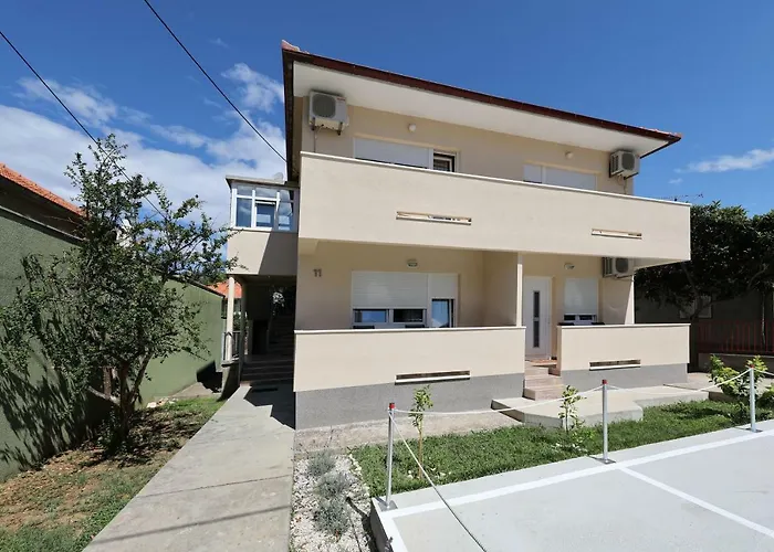 Apriori - Free Parking *