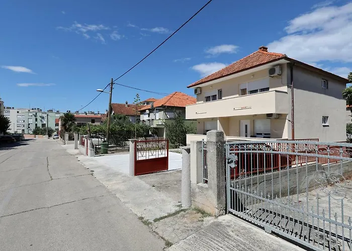 Apriori - Free Parking * 扎达尔